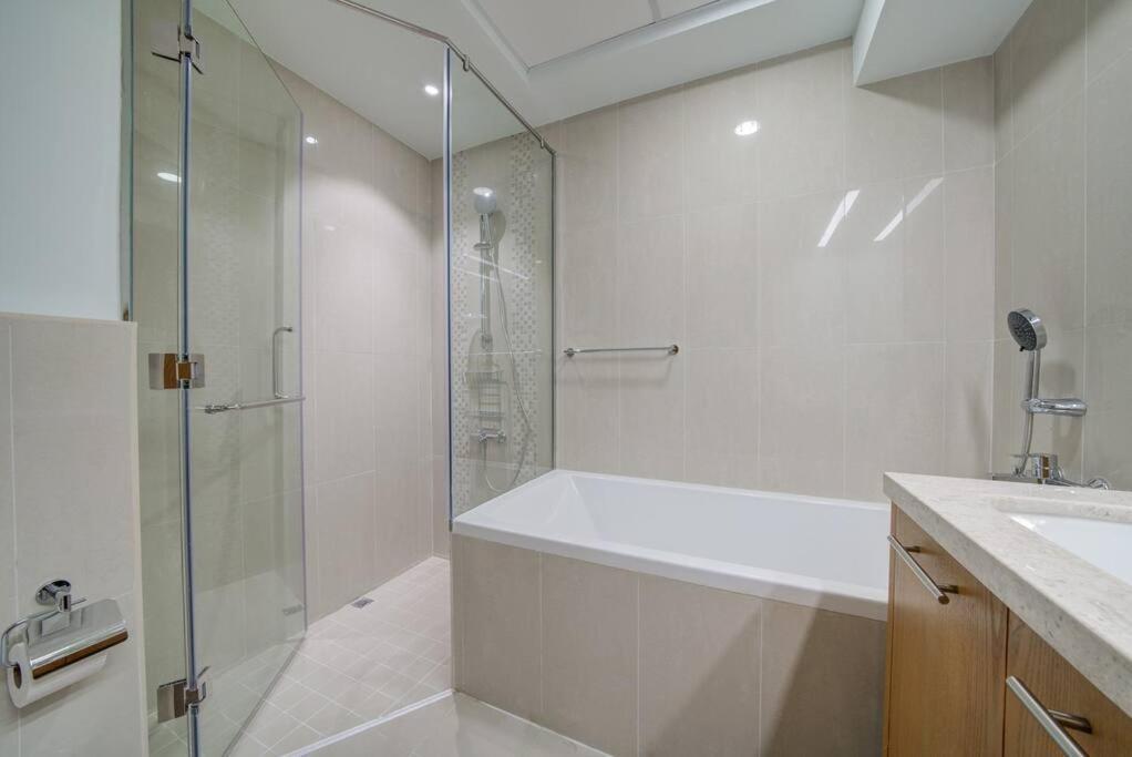 Burj Khalifa View - 2Br And Maid - Downtown Dubai Exterior foto